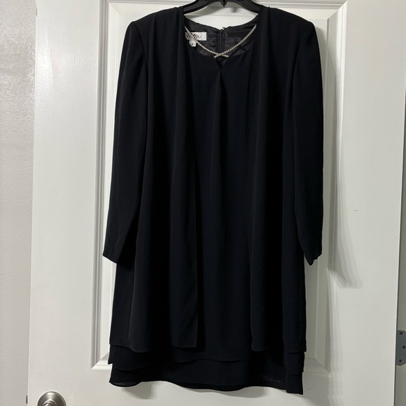 Patra Dresses & Skirts - Patra Petites Black Dress size 8 Vintage?